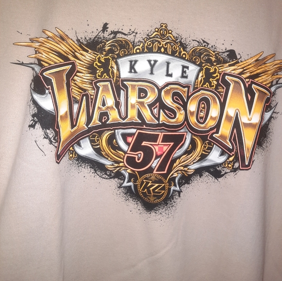 Kyle Larson Dirt Sprint Car T-shirt Size Large #57 Finley Farms Elk Grove CA - Picture 2 of 6